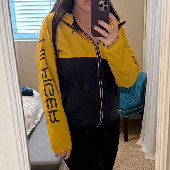 Tommy Hilfiger - Men's Colorblocked Logo Rain Slicker Jacket - Picture 9 of 9